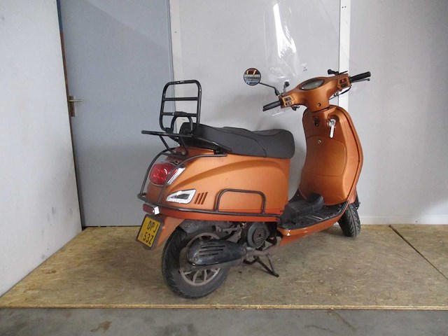 Btc - bromscooter - riva sport - scooter - afbeelding 8 van  11