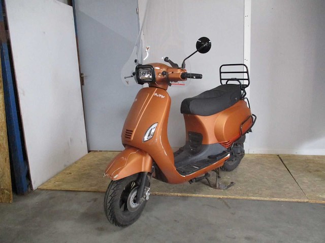 Btc - bromscooter - riva sport - scooter - afbeelding 2 van  4