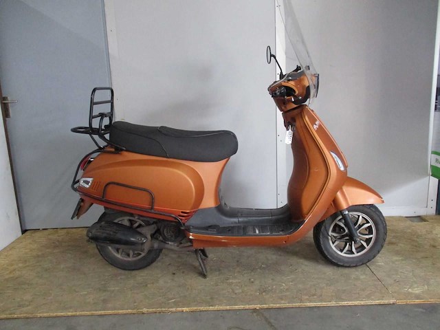Btc - bromscooter - riva sport - scooter - afbeelding 9 van  11