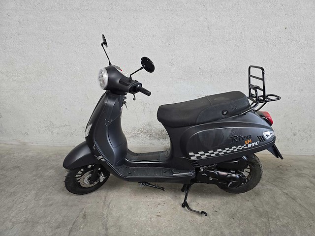 Btc - snor scooter - riva - moped 4t 25km uitvoering dzg93x - afbeelding 1 van  3