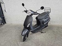 Btc - snor scooter - riva - moped 4t 25km uitvoering dzg93x - afbeelding 2 van  3