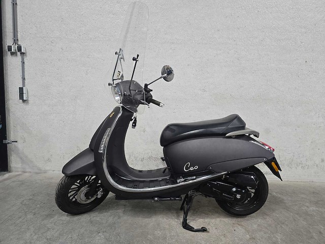 Btc - snorscooter - ceo - 4t 25km uitvoering dhh42d - afbeelding 1 van  7