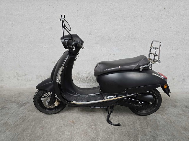 Btc - snorscooter - ceo - 4t 25km uitvoering dhk98x - afbeelding 1 van  7