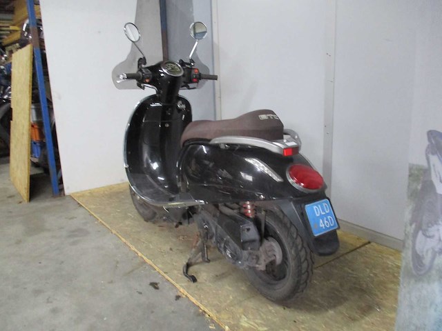 Btc - snorscooter - ceo - scooter - afbeelding 2 van  11