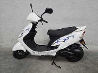 Btc - snorscooter - city - 4t 25km uitvoering dgk70p - afbeelding 1 van  7