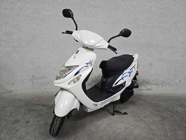 Btc - snorscooter - city - 4t 25km uitvoering dgk70p - afbeelding 3 van  7