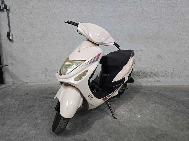 Btc - snorscooter - city - 4t 25km uitvoering dgs44f - afbeelding 4 van  8