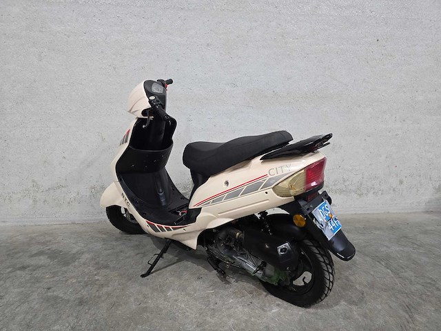 Btc - snorscooter - city - 4t 25km uitvoering dgs44f - afbeelding 5 van  8
