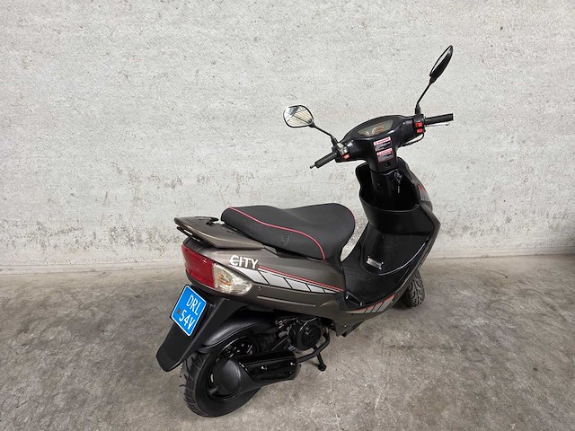 Btc - snorscooter - city e4 4t - 25km uitvoering drl54v - afbeelding 5 van  7