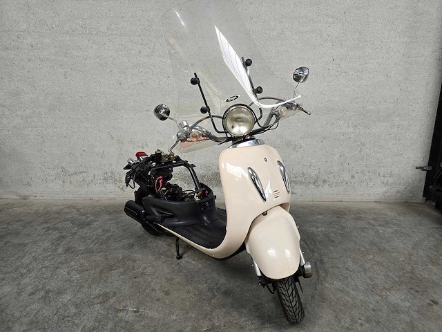 Btc - snorscooter - grande retro - 4t 25km uitvoering dbz32z - afbeelding 4 van  8