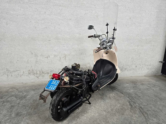 Btc - snorscooter - grande retro - 4t 25km uitvoering dbz32z - afbeelding 5 van  8