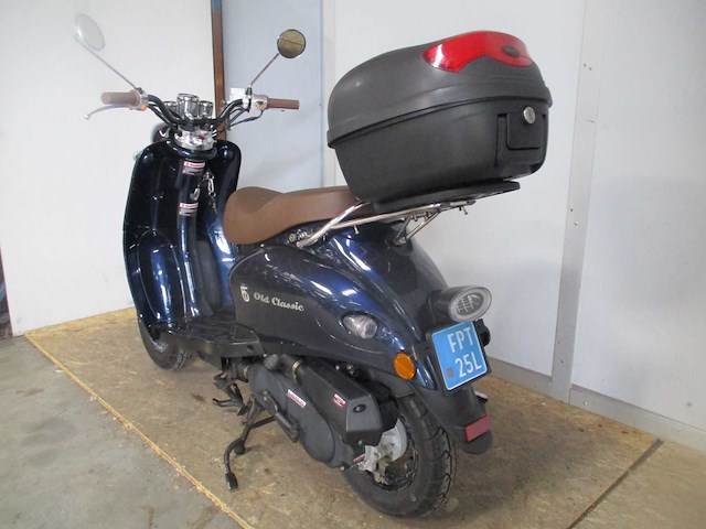 Btc - snorscooter - old classic e4 injectie - scooter - afbeelding 2 van  2