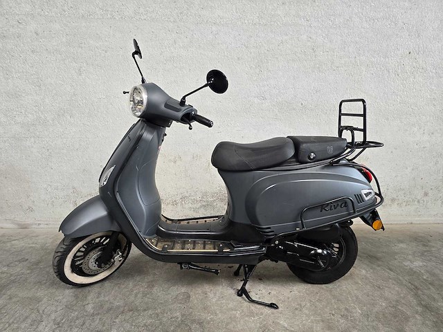 Btc - snorscooter - riva - 4t 25km uitvoering dxn54r - afbeelding 1 van  7