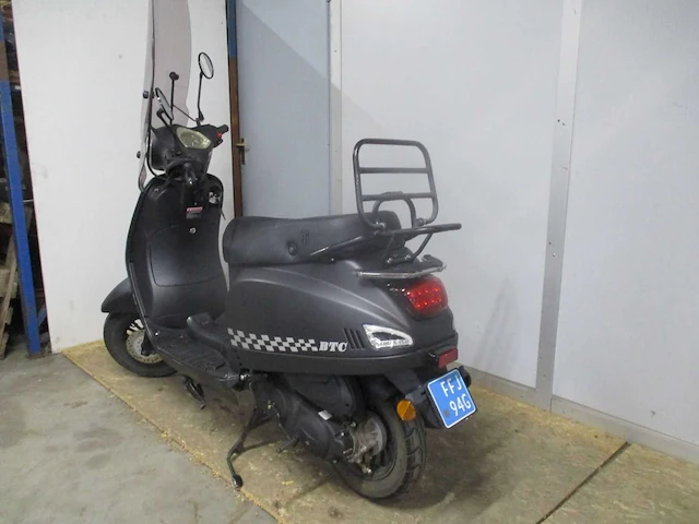 Btc - snorscooter - riva injectie - scooter - afbeelding 2 van  11