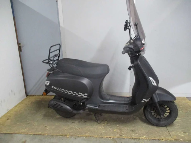 Btc - snorscooter - riva injectie - scooter - afbeelding 8 van  11