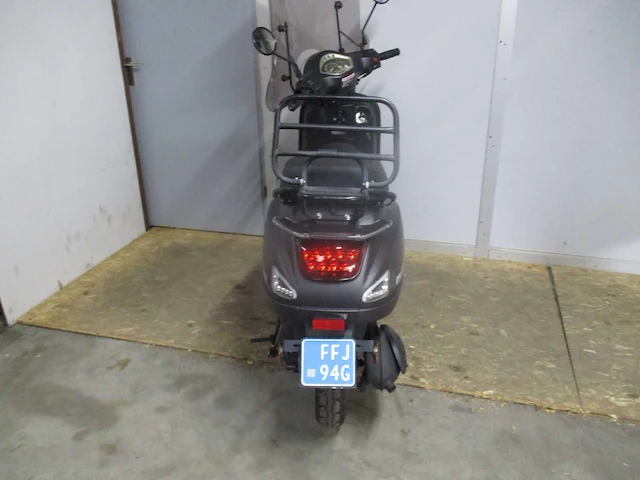 Btc - snorscooter - riva injectie - scooter - afbeelding 10 van  11