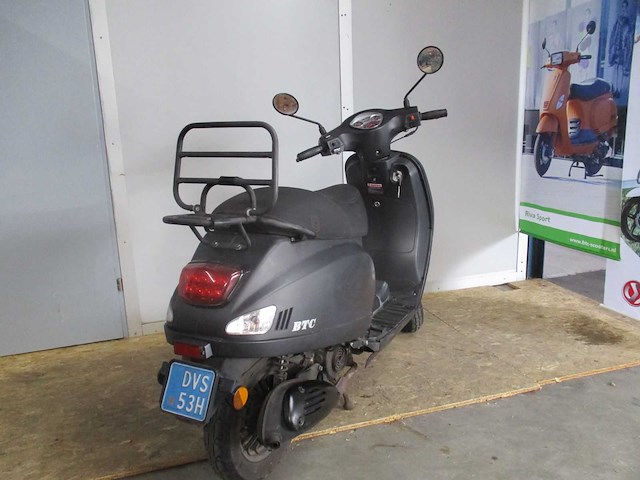 Btc - snorscooter - riva sport - scooter - afbeelding 9 van  11