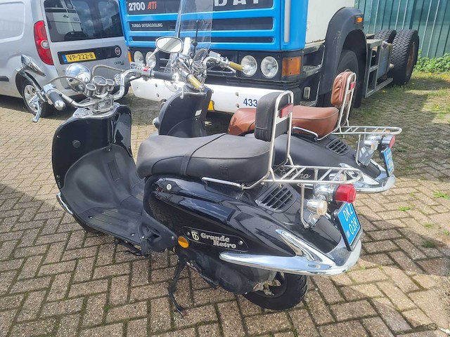 Btc grand retro / killerbee torino - snorscooter - grande retro old - dkz-03-r - afbeelding 6 van  6