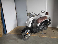 Btc grande retro - bromscooter - legend ry50qt-8 - scooter - afbeelding 4 van  11
