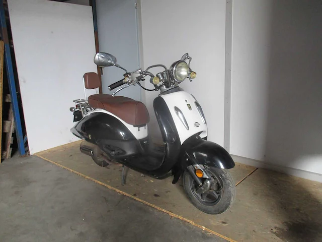 Btc grande retro - bromscooter - legend ry50qt-8 - scooter - afbeelding 7 van  11