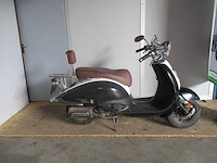 Btc grande retro - bromscooter - legend ry50qt-8 - scooter - afbeelding 8 van  11