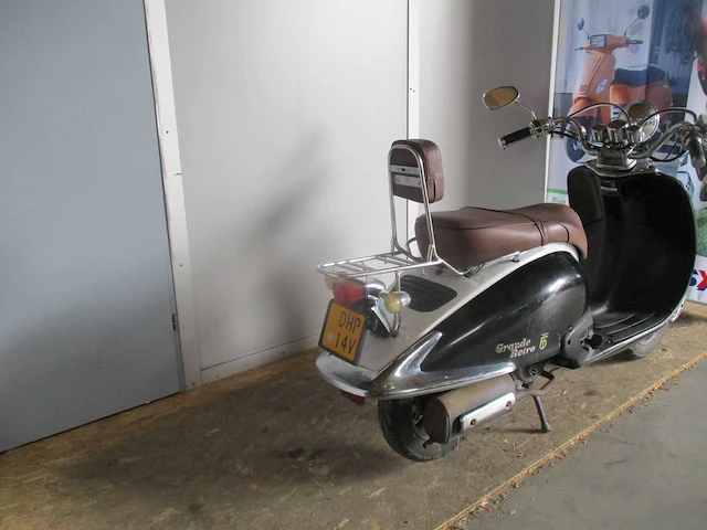 Btc grande retro - bromscooter - legend ry50qt-8 - scooter - afbeelding 9 van  11