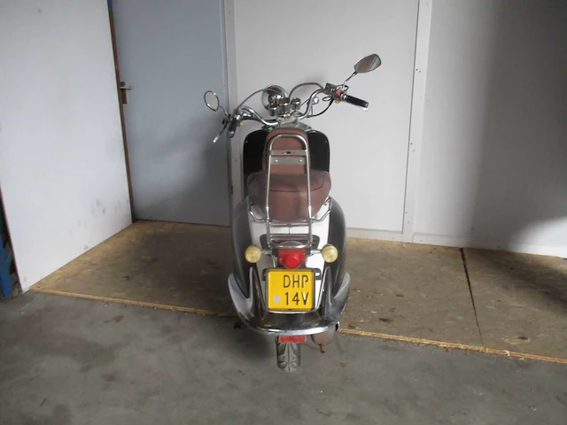 Btc grande retro - bromscooter - legend ry50qt-8 - scooter - afbeelding 10 van  11
