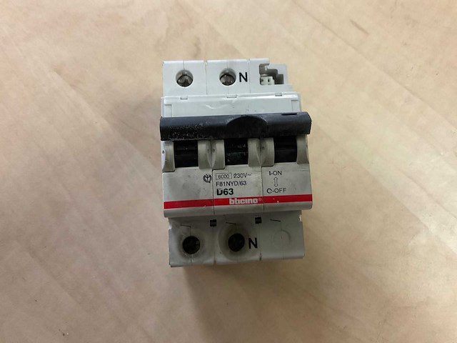 Bticino f81nyd/63 d63 aardlekautomaat (50x) - afbeelding 4 van  4