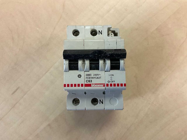 Bticino fe81nyc63t c63 aardlekautomaat (50x) - afbeelding 2 van  4