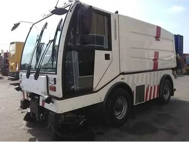 Bucher - citycat 5000 - road and yard sweeper - 2006 - afbeelding 1 van  13