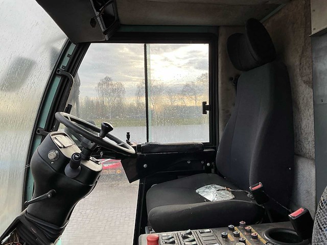 Bucher citycat 5000 straatveegmachine - afbeelding 2 van  15