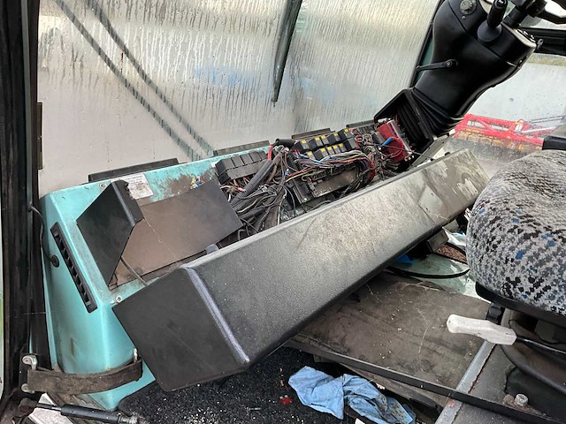 Bucher citycat 5000 straatveegmachine - afbeelding 4 van  15