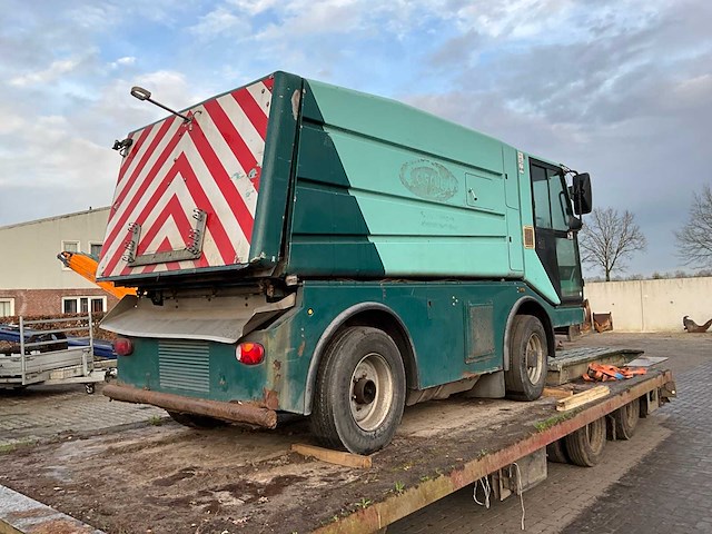 Bucher citycat 5000 straatveegmachine - afbeelding 11 van  15