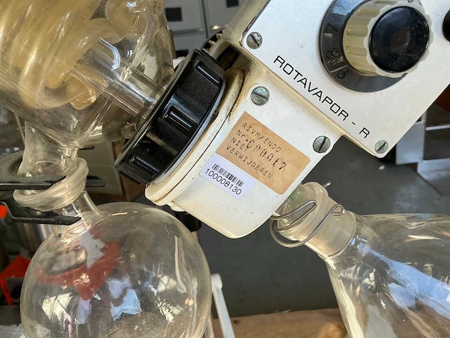 Büchi rotavapor-r rotovap compleet. met toerenregeling en instelbare hoogte - afbeelding 5 van  8