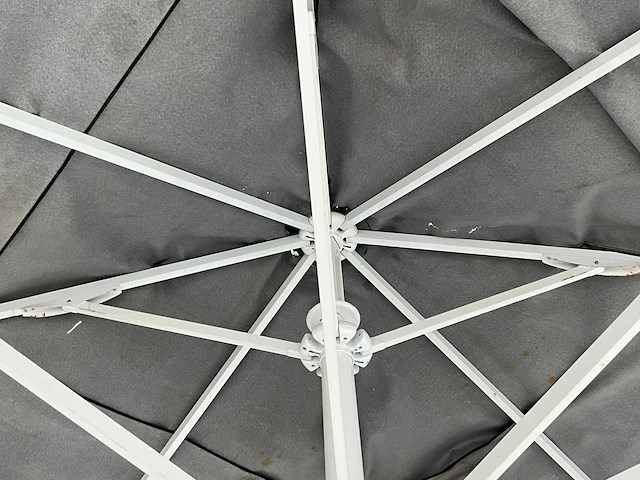 Budweiser parasols (2x) - afbeelding 2 van  26