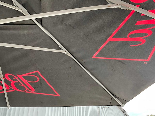 Budweiser parasols (2x) - afbeelding 4 van  26