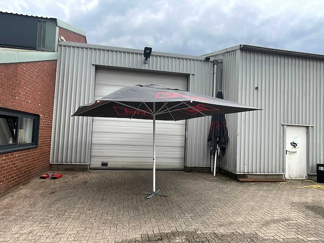 Budweiser parasols (2x) - afbeelding 8 van  26
