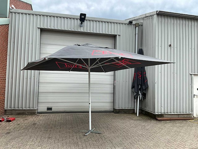 Budweiser parasols (2x) - afbeelding 9 van  26