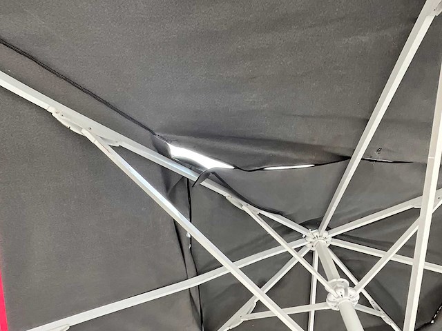 Budweiser parasols (2x) - afbeelding 11 van  26