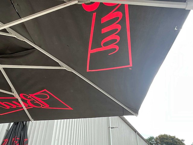 Budweiser parasols (2x) - afbeelding 14 van  26
