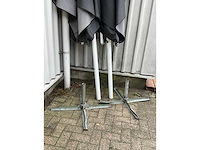 Budweiser parasols (2x) - afbeelding 18 van  26