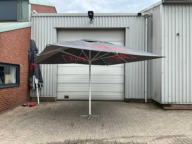 Budweiser parasols (2x) - afbeelding 12 van  26