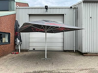 Budweiser parasols (2x) - afbeelding 12 van  26