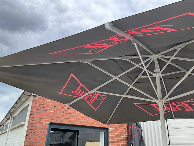 Budweiser parasols (2x) - afbeelding 22 van  26