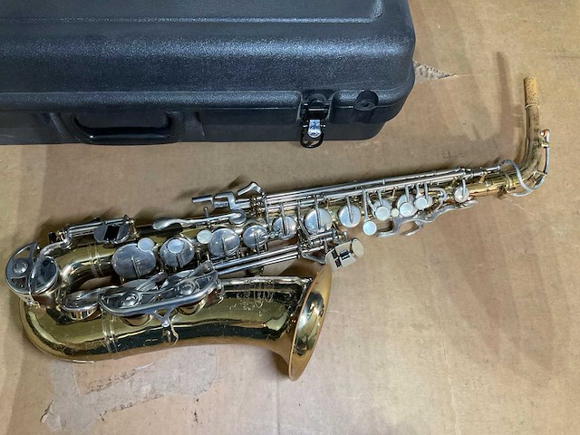 Buescher aristrocrat 200 saxofoon - afbeelding 1 van  3