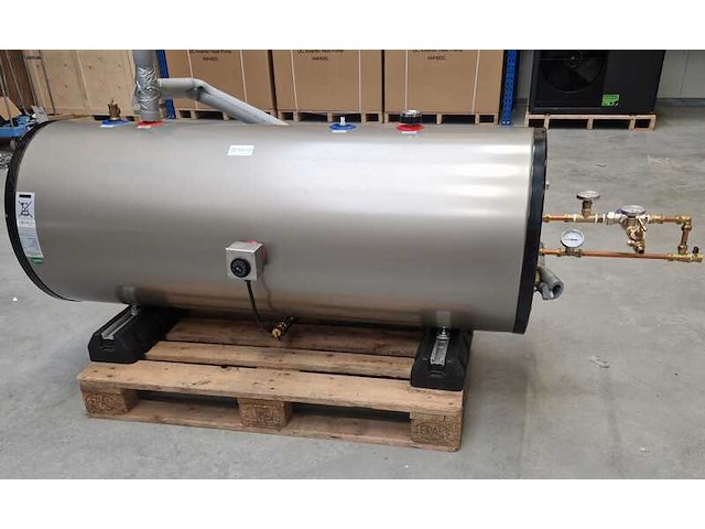 Buffervat rvs met tapspiraal 300l horizontaal - test opstelling compeet met thermisch element, pomp, expansievat, mengkraan etc., rvs - afbeelding 2 van  3