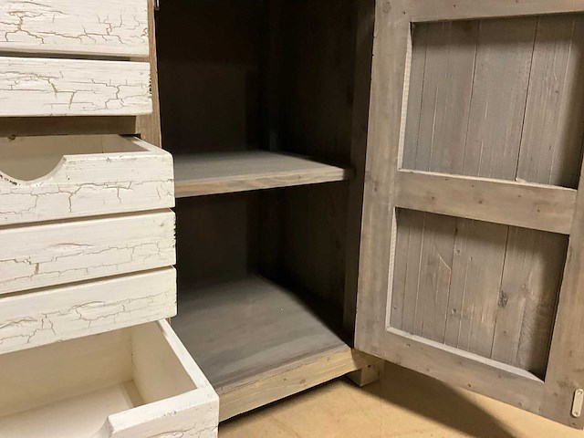 Buffetkast oud hout - afbeelding 2 van  10