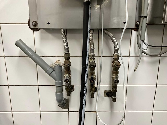 Buhler b25 water doseerinstallatie - afbeelding 2 van  4