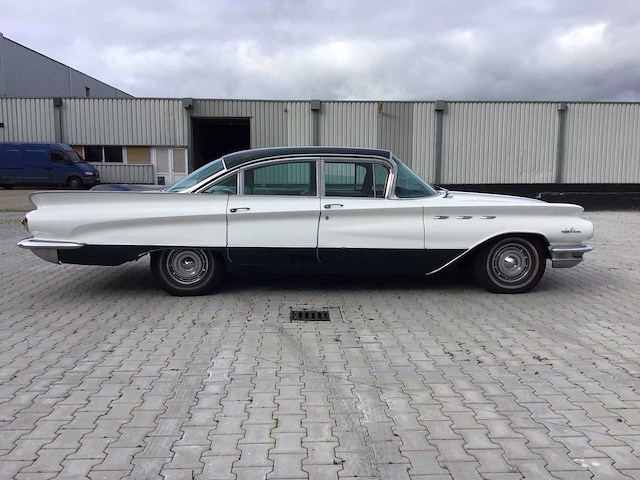 Buick - le sabre - oldtimer - afbeelding 30 van  33