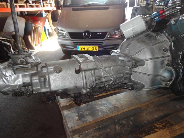 Buick 215 cid aluminum v8 engine & manual gearbox | original classic drivetrain - afbeelding 13 van  26